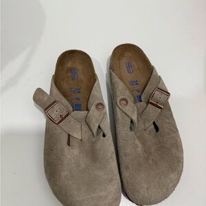 Birkenstock Boston  Light Brown Suede Clogs size 9